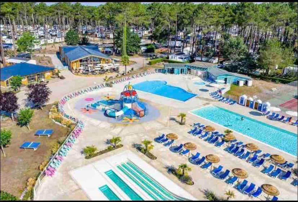 Vacances Sous Les Pins, Pres De La Mer, 6-8 Pers,Bien Equipe, Piscine Сен-Жюльен-ан-Борн Экстерьер фото